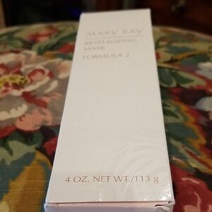 Mary Kay Revitalizing Mask NEW IN BOX!